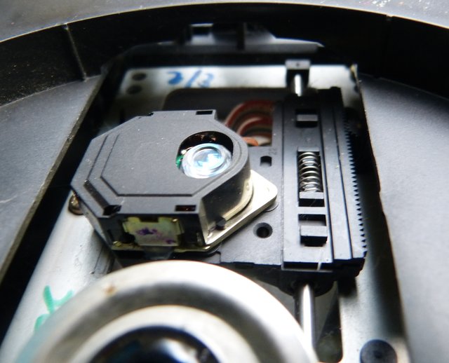 REPARATURTIPP Reinigung der Linse von CD und DVD Spielern UWE H. SÜLTZ Lünen