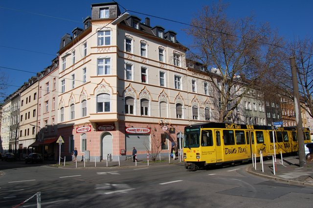 Oesterholzstr. 60 - Eine Gedenktafel erinnert an die Gründung des BVB in dieser Gaststätte...