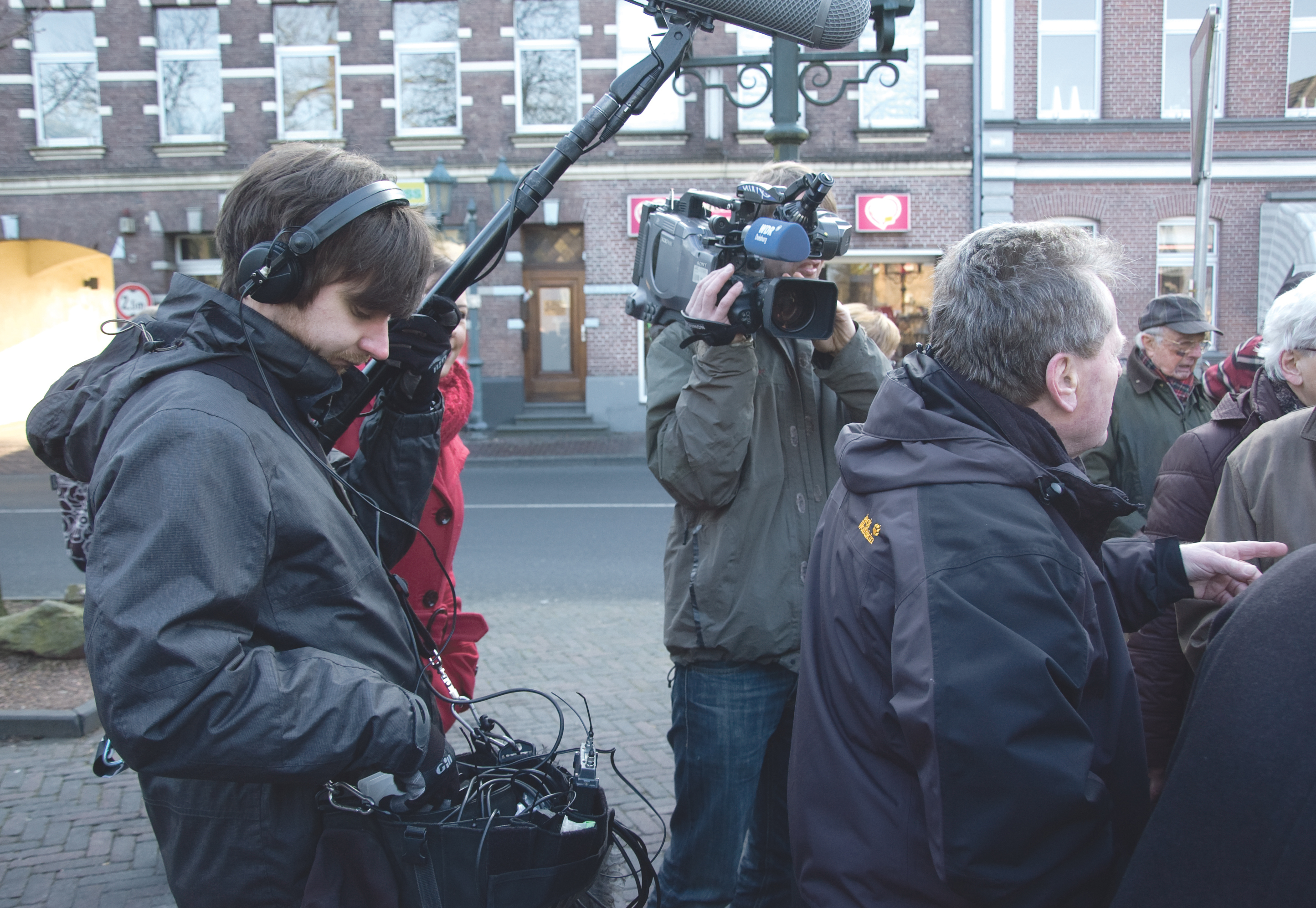 Auch der WDR war wieder einmal vor Ort und filmte auf dem Eltener Marktplatz und führte Interviews.