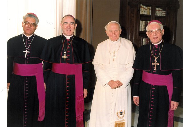 Bistum Essen trauert um Altbischof Hubert Luthe Wattenscheid