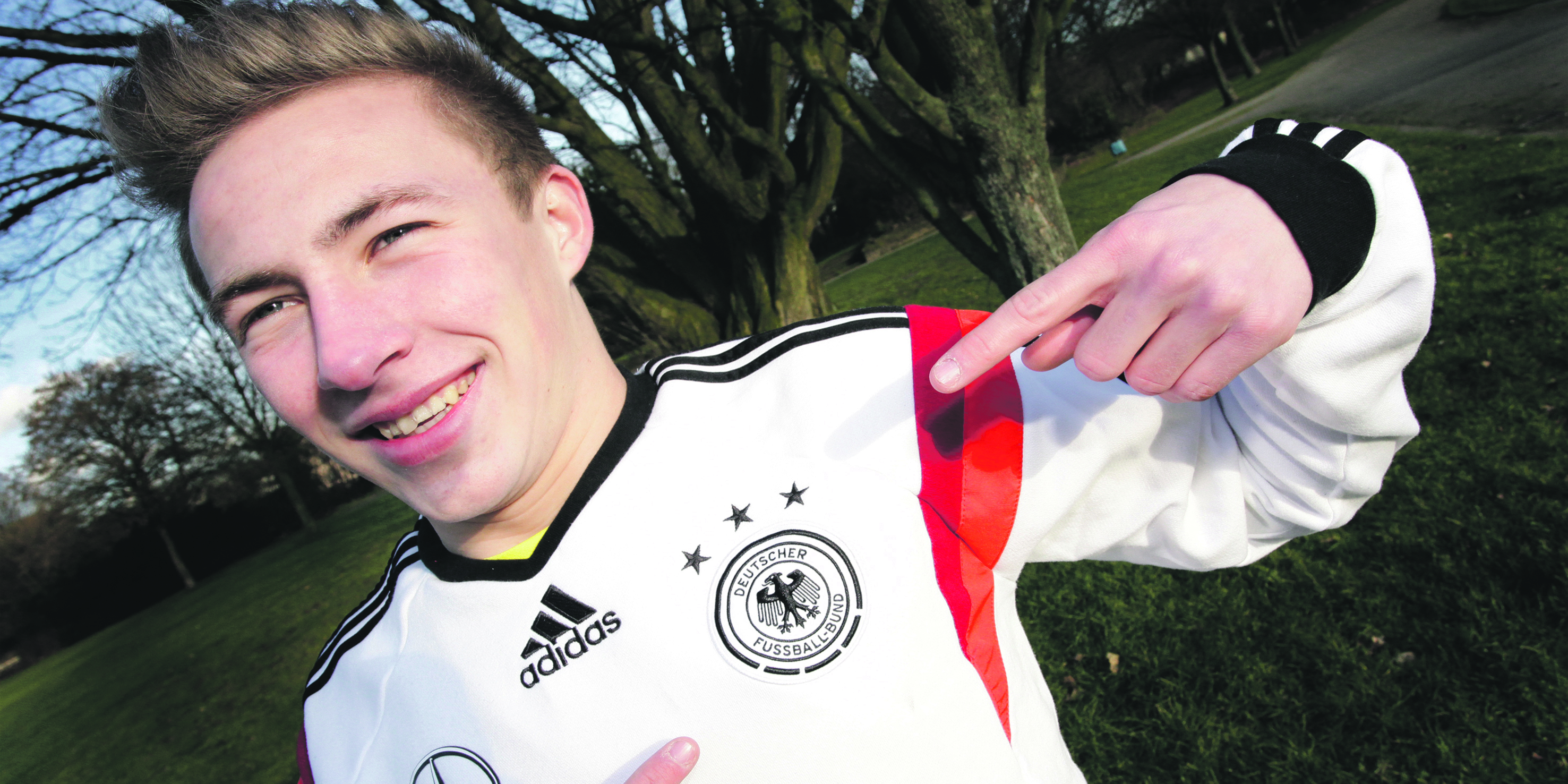 Seit den Bambini steht Felix Passlack auf dem Platz. Der Bottroper möchte hoch hinaus- zu den Profis, am liebsten mit Adler auf der Brust.