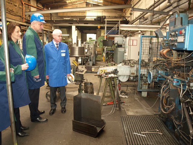 NRW Wirtschaftsminister Garrelt Duin besichtigt Firma Thiele - Hemer