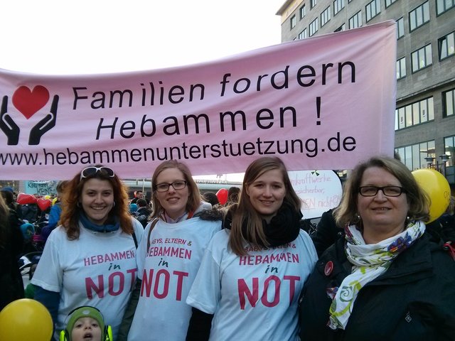 Die Hebammen des Essener Geburtshauses waren natürlich mit dabei