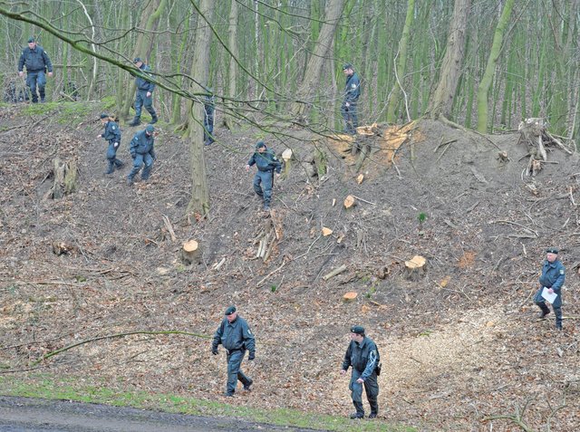 Polizei sucht mit Hundertschaft nach Florian Stahl. Foto: Werner Zempelin