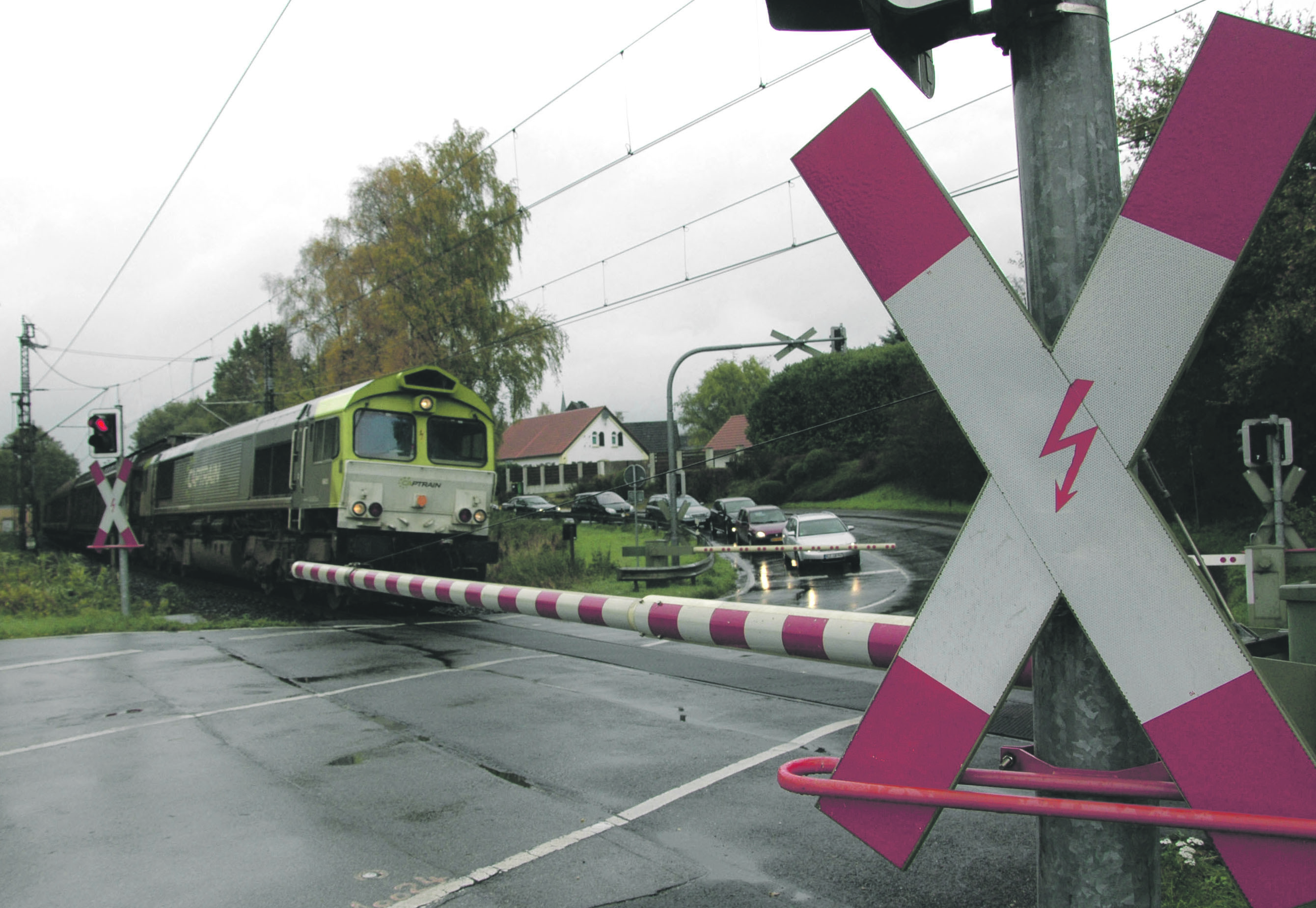 Jetzt prüft die Bahn in Elten auch die Gleisbettvariante von Johannes ten Brink. Foto: Jörg Terbrüggen