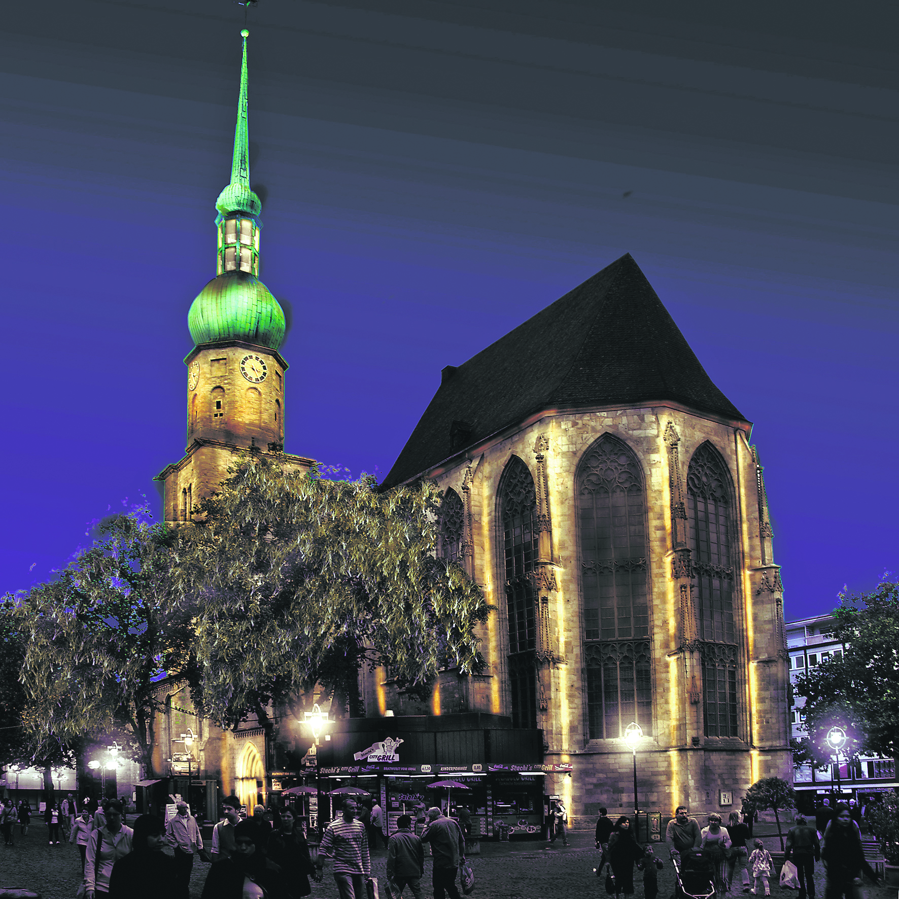 In und an der Reinoldi-, Propstei- und Petrikirche gehen Samstagabend die Lichter aus.