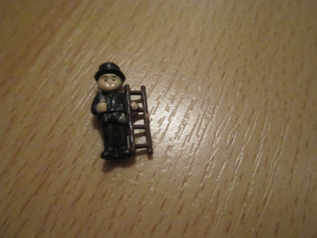 GLÜCK für uns ALLE.... ! Ein kleiner, ganz kleiner Glücksbringer... den Ralf da am Kino LICHTBURG "ergattert" hatte...