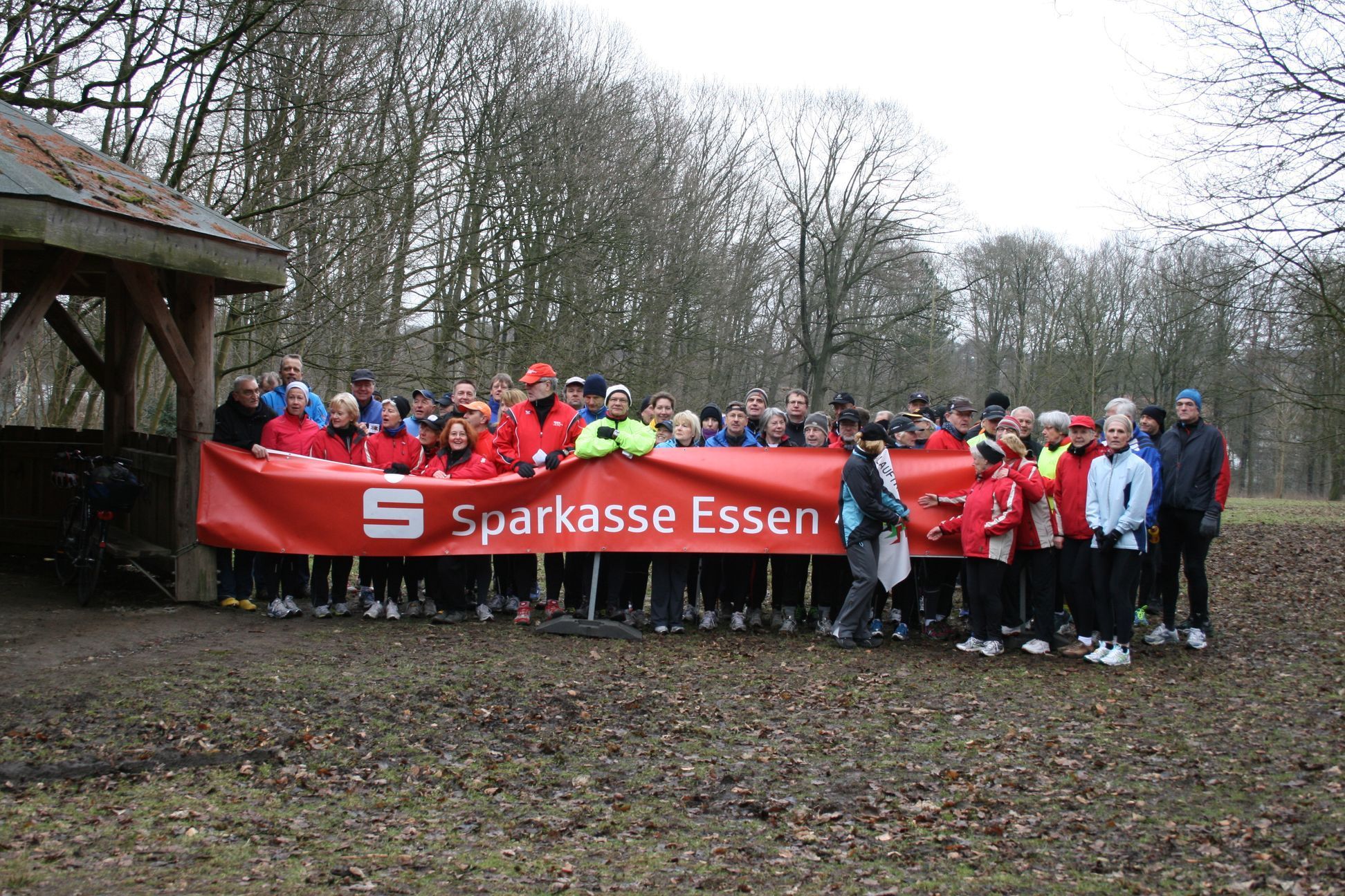 Gute Stimmung bei der Lauf- und Walking-Saison-Eröffnung 2013. "2014 wird es noch besser", so Stefan Körner, "denn wir werden frühlingshafte Temperaturen haben". Also, gute Bedingungen für den Einstieg in die neue Saison.