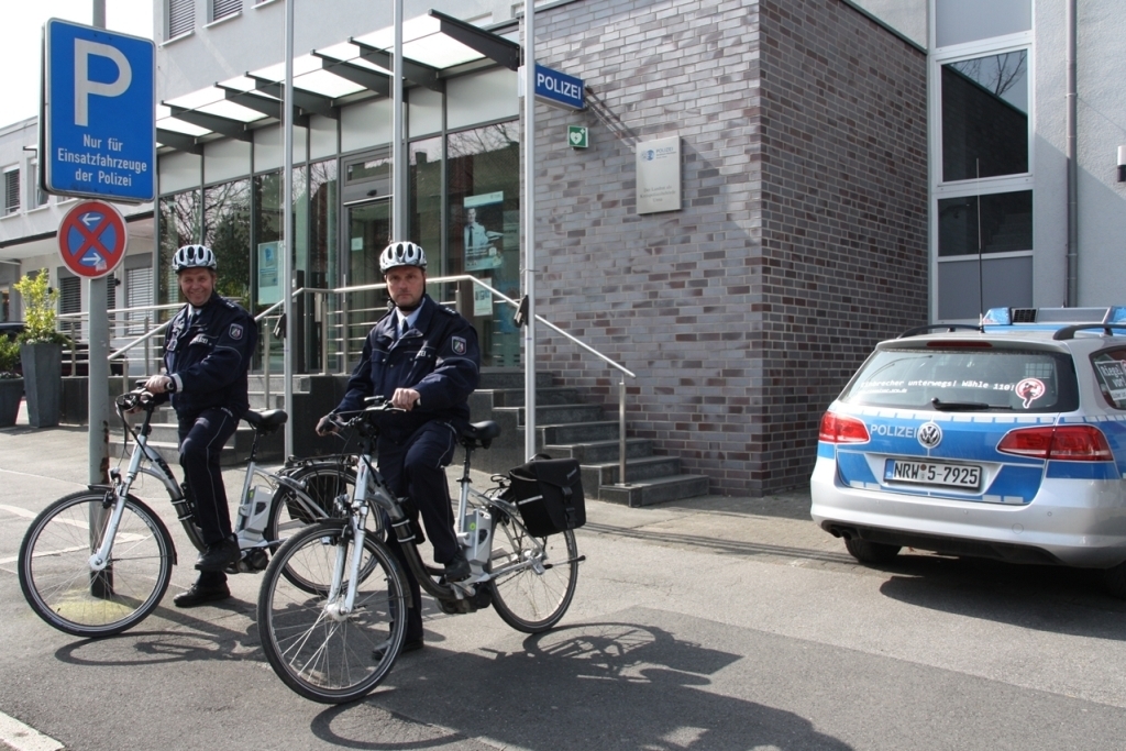 Zum Fuhrpark der Polizei gehören auch moderne E-Bikes.