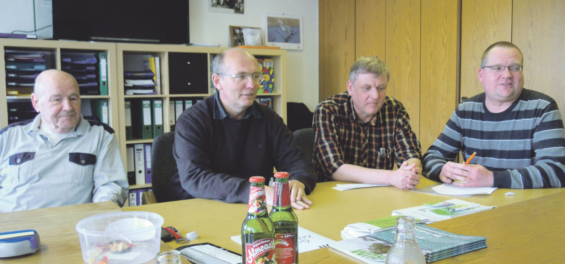 Gehen jetzt doch ohne gemeinsamen Bürgermeister-Kandidaten in die Voerder Kommunalwahl: (l. v.l.) Udo Golz (Linke), Ulli Lütke (Grüne), Joachim Kinder (Linke) und Martin Kuster (WGV / Wählergemeinschaft Voerde).