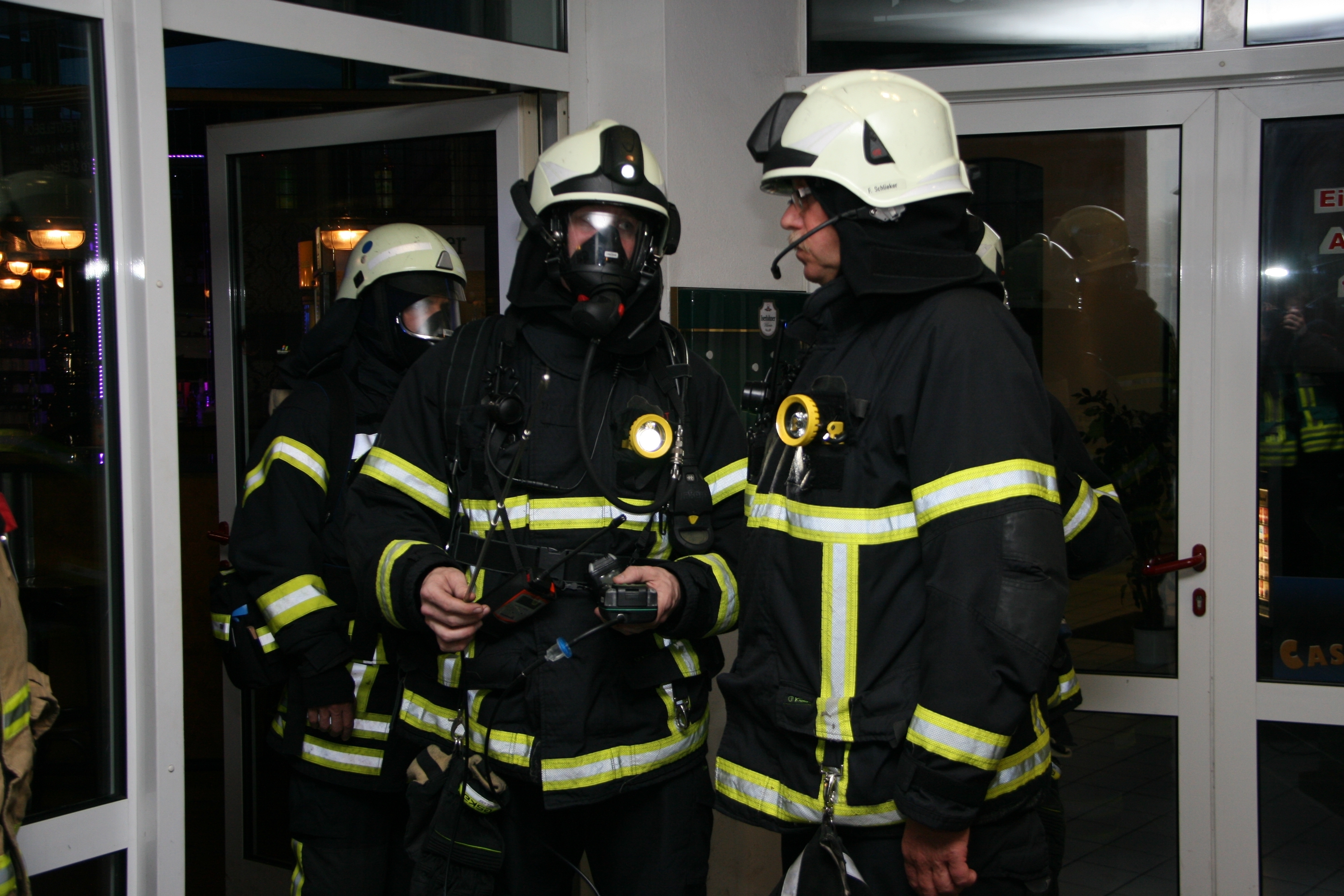 Einsatz mit Atemschutz in der Nacht von Sonntag auf Montag