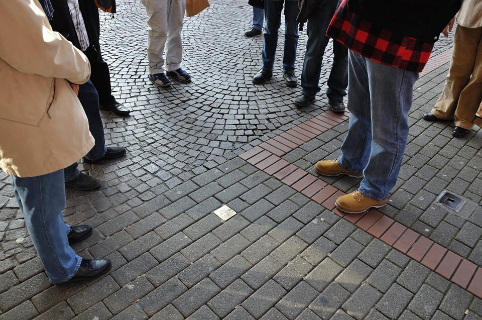 Still, leise und unaufdringlich: Die Stolpersteine von Gunter Demnig