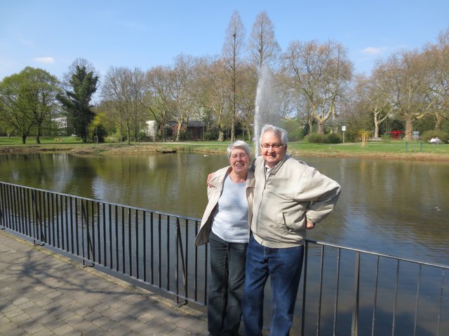Grünes Altenessen: Horst Birk mit Frau Christa im Kaiser-Wilhelm-Park