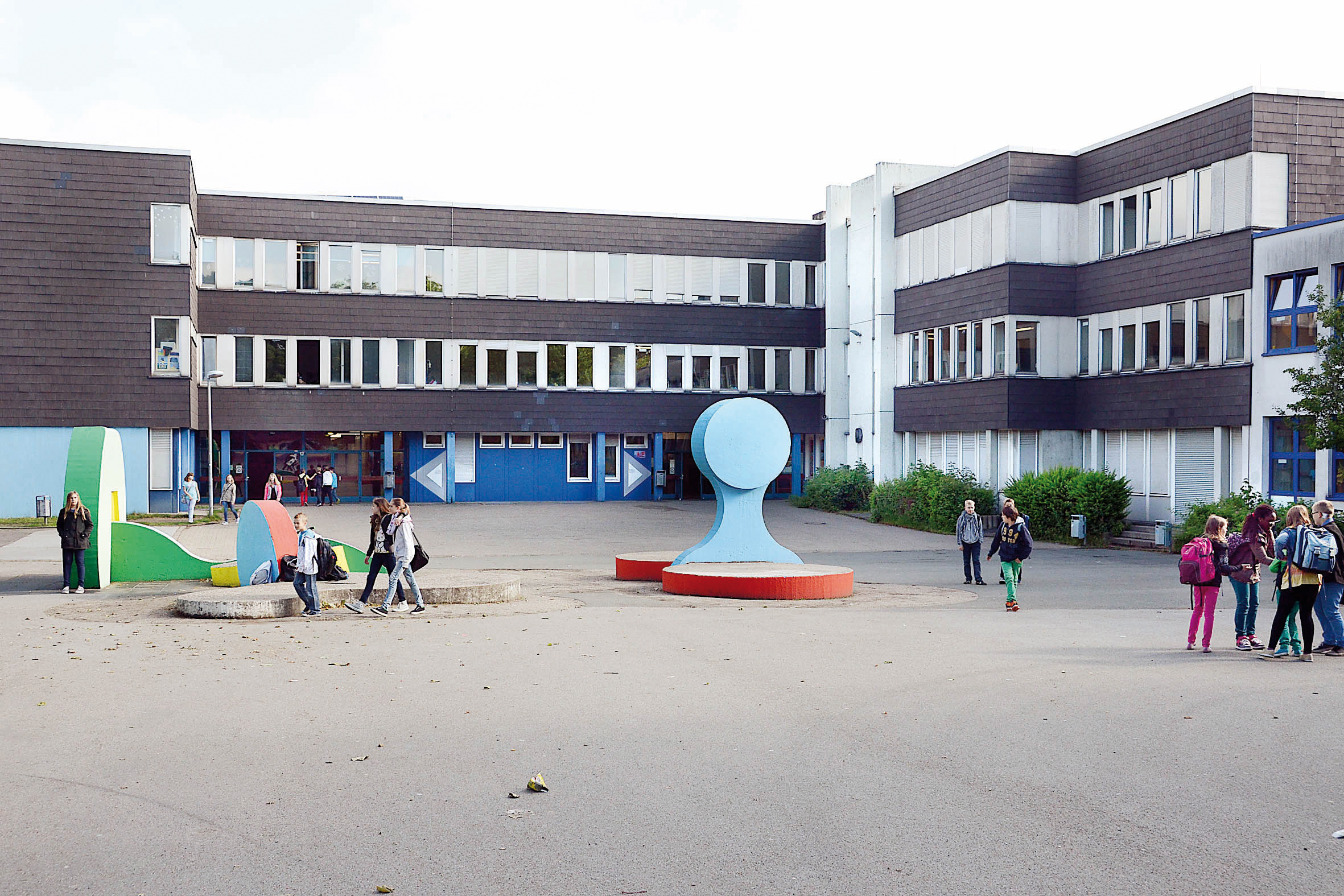 Geplant ist, das Asselner Schulzentrum am Grüningsweg mit IKG und MBR in drei Jahren vom September 2015 bis zum Herbst 2018 für 20,3 Mio. Euro umfassend zu sanieren und zu erneuern.