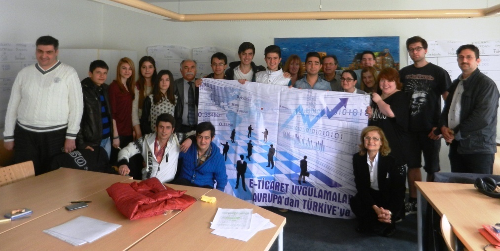 Gruppenbild mit Auszubildenden der Duisburger Werkkiste