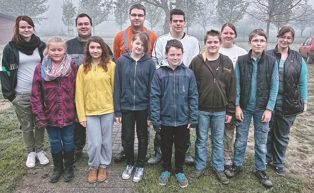 Diese Heinzelmännchen erledigten am gestrigen Samstag 20 Aufträge und sammelten so Geld für die Kolpingjugend in Elten. Foto: WachterStorm