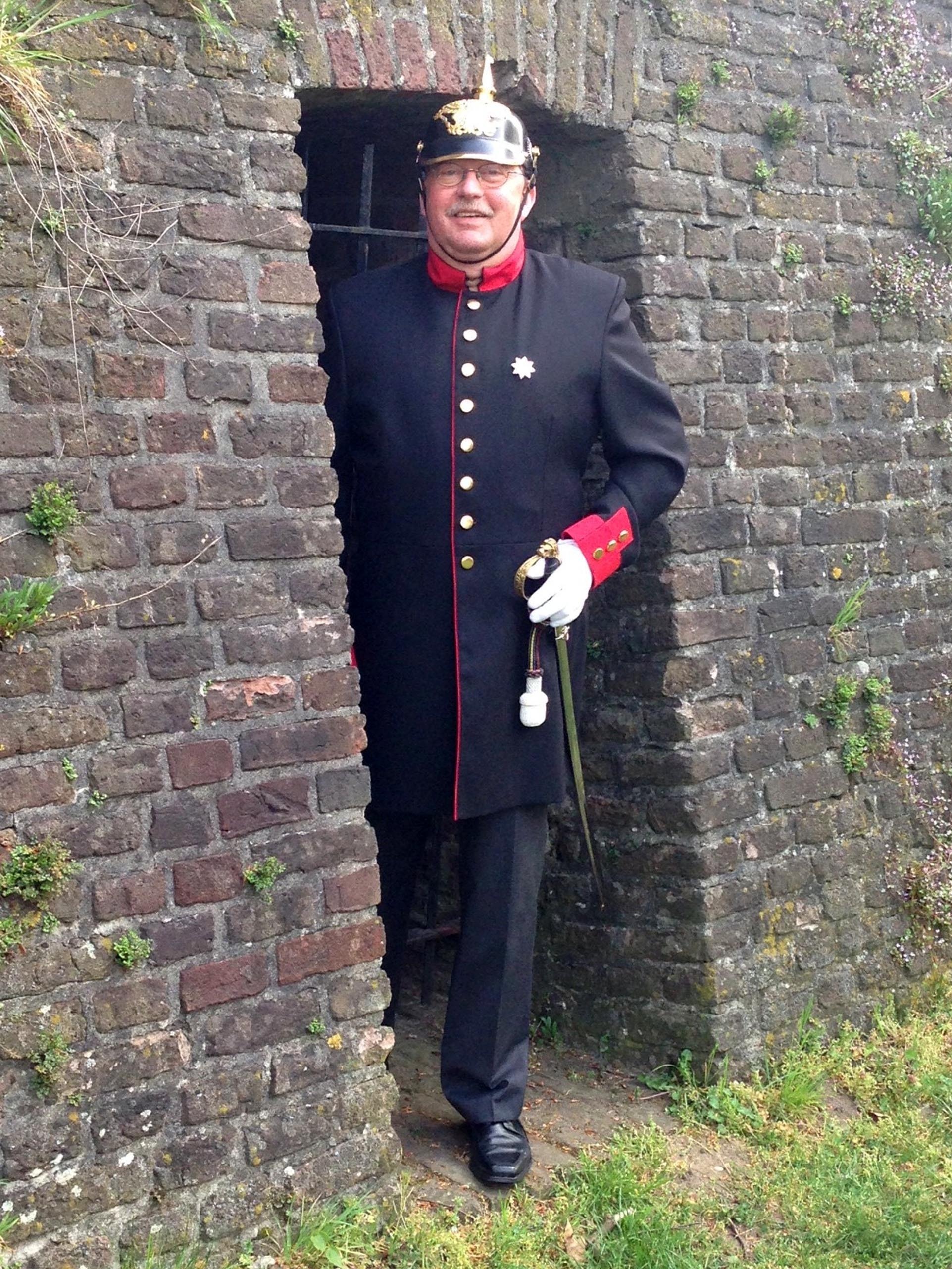 Ludwig Maritzen in historischer Uniform.