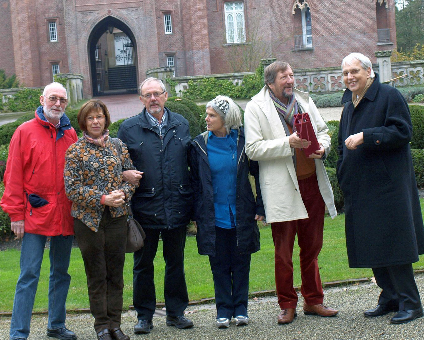 Auf dem Bild von links nach rechts: Norbert Pies, Marlies und Klaus Keuthen, Martina und Elmar Gehlen, Bürgermeister Peter Driessen