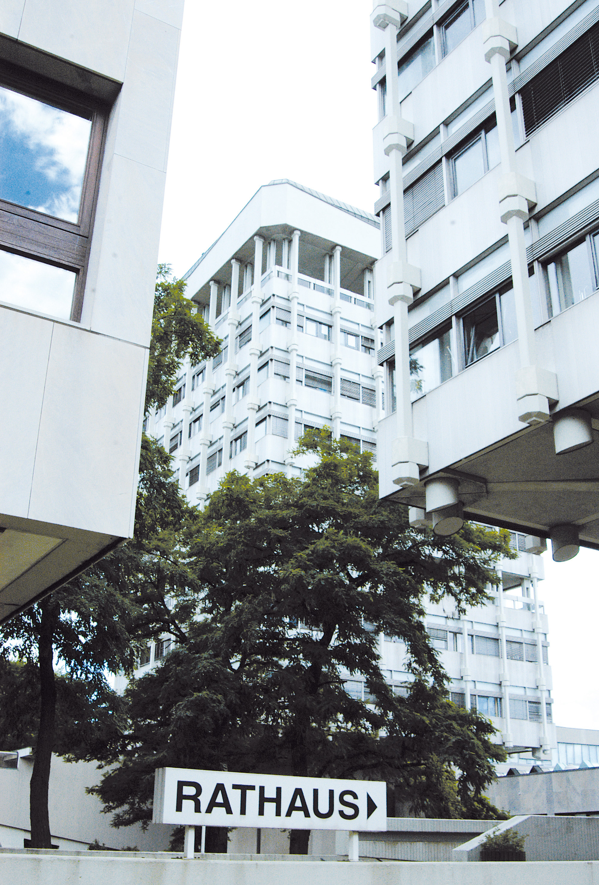 Marler Machtzentrale: Auch im Rathaus können Kreuze gemacht werden. Für die Briefwähler wurde erstmals das Wahlbüro in den Ex-Räumen der Stadtkasse eingerichtet.