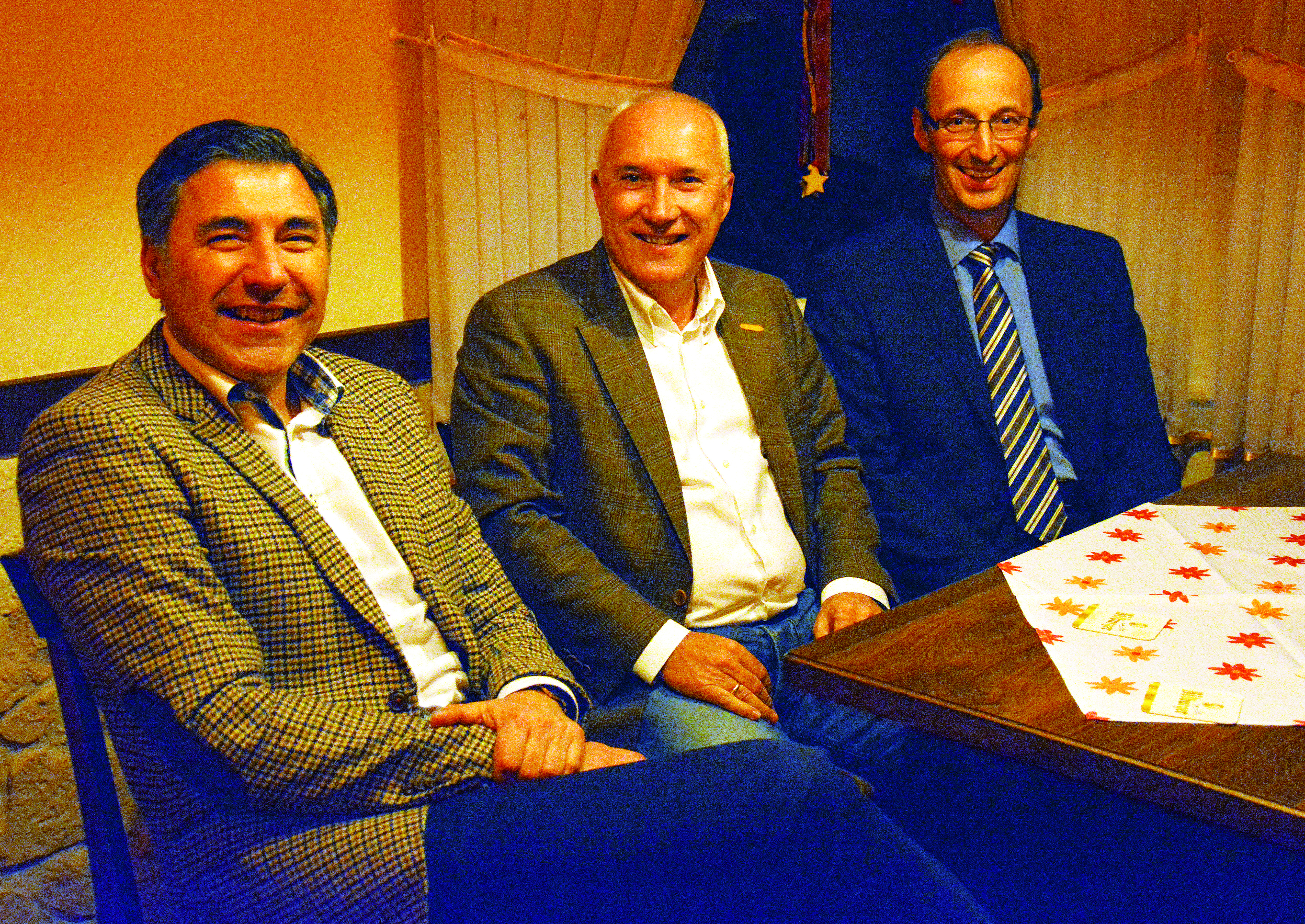 Wolfgang Brück, Jochen vieler und Thomas Aumer (v. l.) kehrten für dieses Foto in den Gasthof "Zum Schälk" zurück.