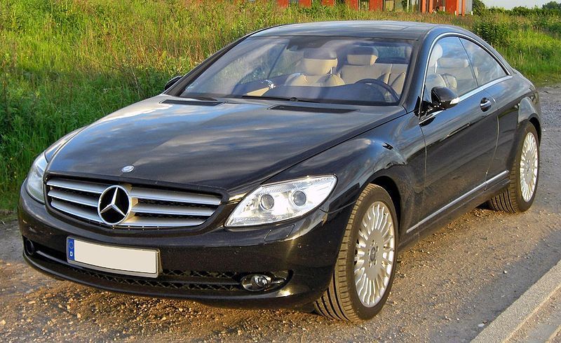 Mercedes CL 500: Für die Pflege der politischen Landschaft, wie man seit der Flick-Affäre ja so sagt, gehen € 100.000 an SPD & CDU. Die beiden kleinsten Bundestagsparteien CSU und Grüne erhalten je € 40.0000. Die außerparlamentarische Opposition erhält in Form der FDP ebenfall € 40.000. Die Partei DIE LINKE, stärkste und vermutlich die tatsächlich einzige Oppositionspartei im Deutschen Bundestag, wurde natürlich nicht bedacht.