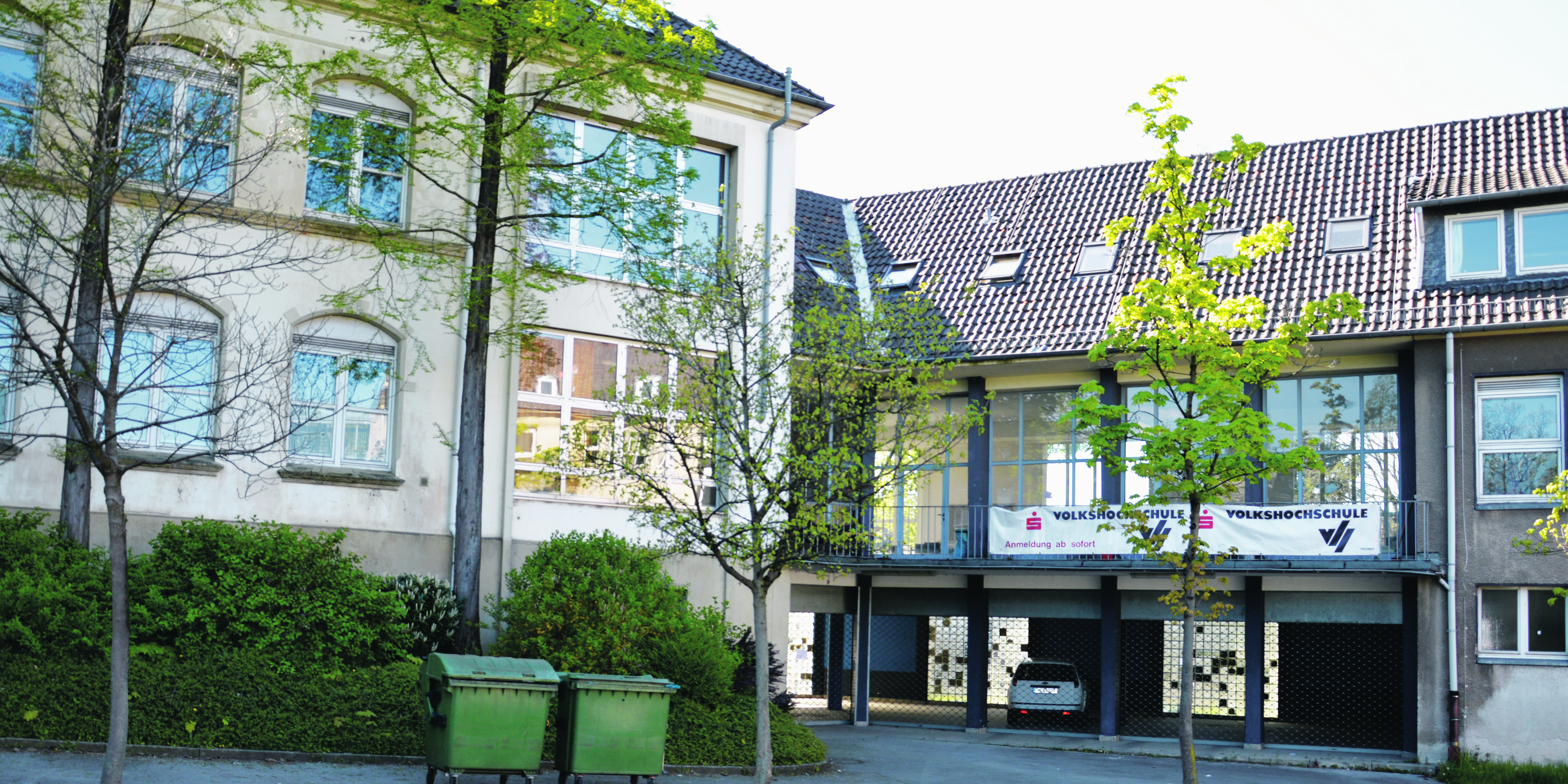 Ein Gebäudetrakt der Hauptschule am Baum steht teilweise leer. Fotos: von Lauff