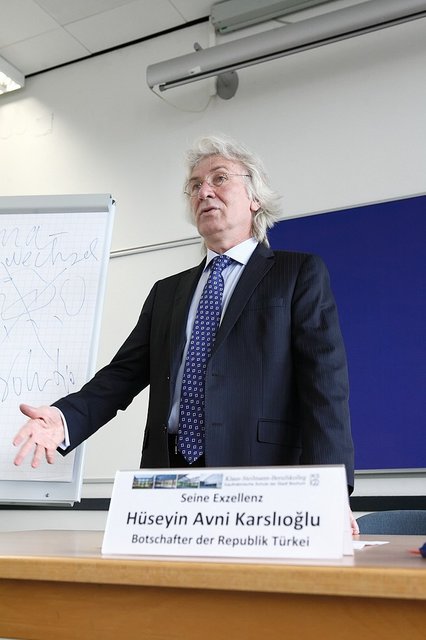 Türkischer Botschafter im Klaus-Steilmann-Berufskolleg über Kritik, die ...