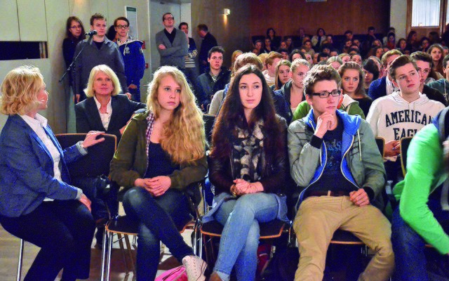 Aus dem gut gefüllten Auditorium wurden interessierte Fragen gestellt.