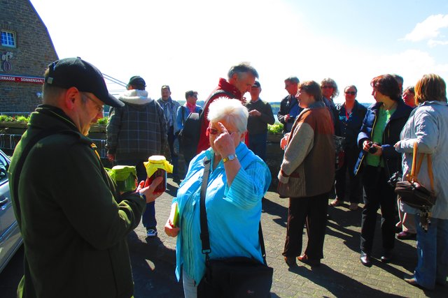 Ja sach´ ma´, spinnt IHR alle... SOOO VIELE Geschenke; ja, is denn heut´schon Weihnachten???