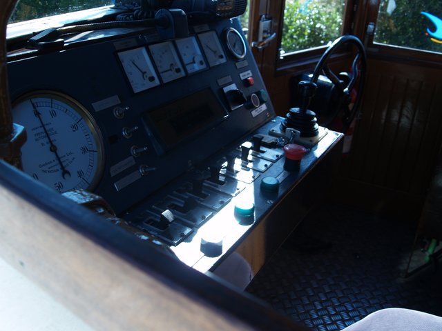 Schalttafel - oben alt, unten neueren Datums