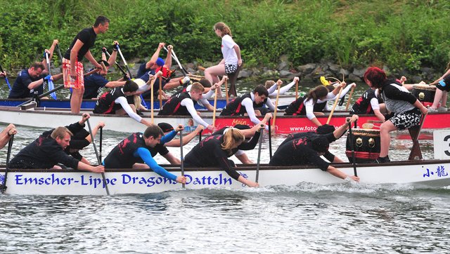 14. Day of Dragons im Dattelner Hafenbecken. Foto: Krusebild