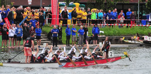 14. Day of Dragons im Dattelner Hafenbecken. Foto: Krusebild