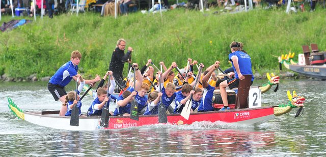 14. Day of Dragons im Dattelner Hafenbecken. Foto: Krusebild