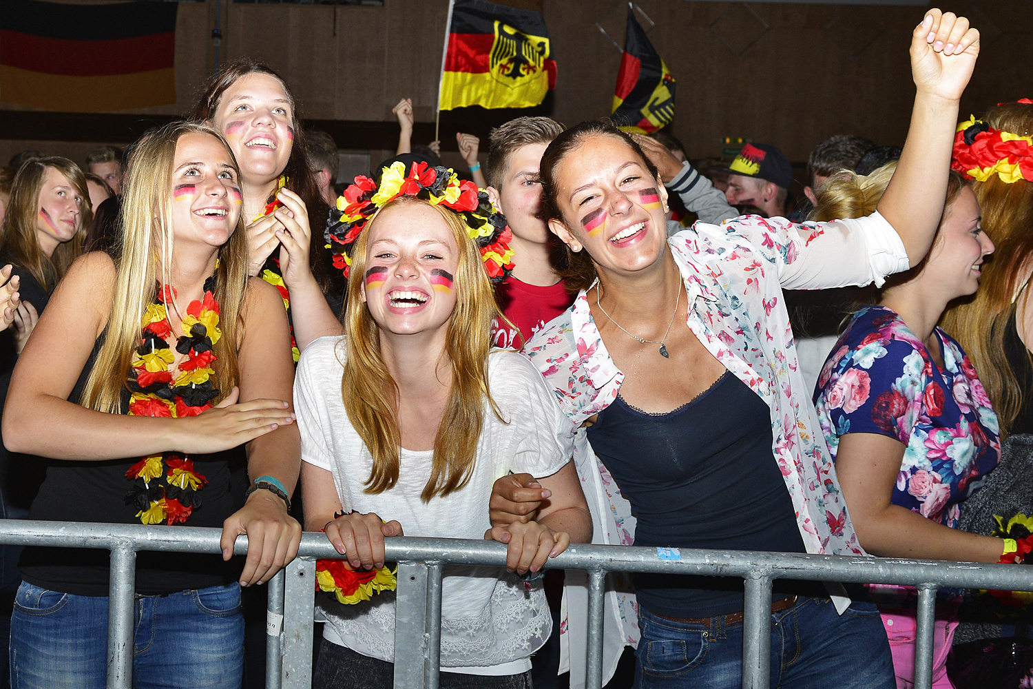 Jaaaaaa, gewonnen, nur das zählt. Endlich in der 55. Minute Müllerte die MJ-Stadthalle mit lautem Getöse zum 1:0 und auch Endstand für Deutschland. Warten wir nun auf eine Steigerung der Mannschaft am Montag gegen Algerien. Foto: Kariger