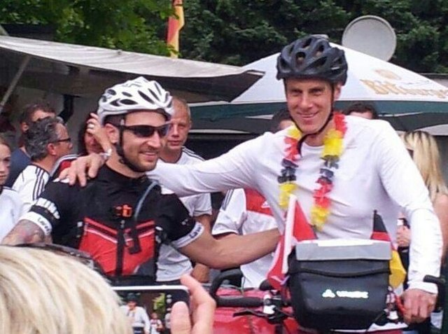 Björn Esser (li.) und Marco Selent: 3000 km für Elias