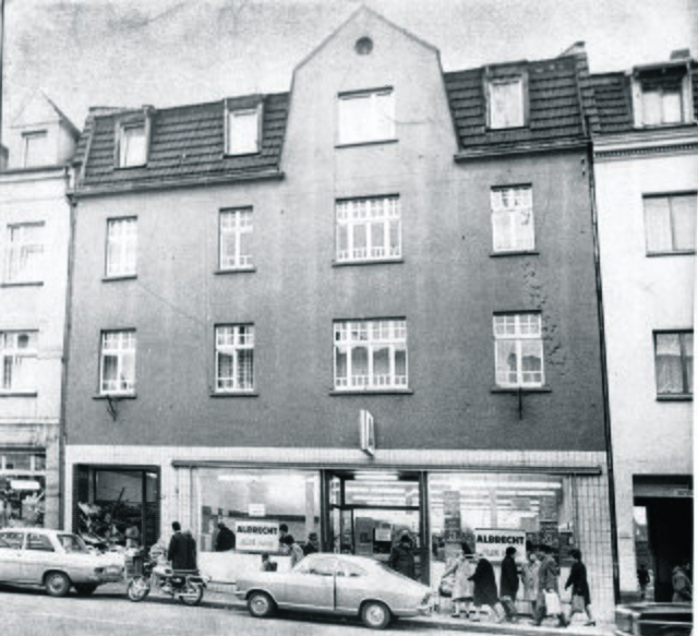 Das Schonnebecker Stammhaus in der Huestraße 89 war schon im Besitz von Albrechts Eltern und wurde später zur ersten Aldi-Filiale.