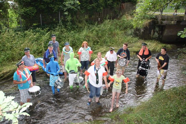 Das Sommerkonzert mal in der Bieber (Spielmannszug Lürbke)