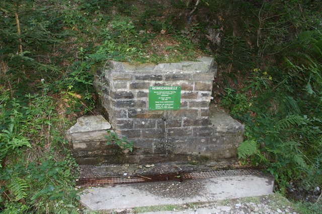 Durst löschen an der Heinrichs-Quelle!