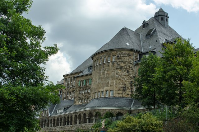 Bürgerhaus, Grundsteinlegung 1913, gestiftet von Adalbert Colsman