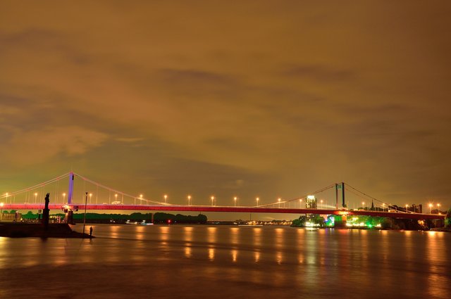 So sieht die Szenerie aus, wenn gerade mal kein Feuerwerk stattfindet  :-))