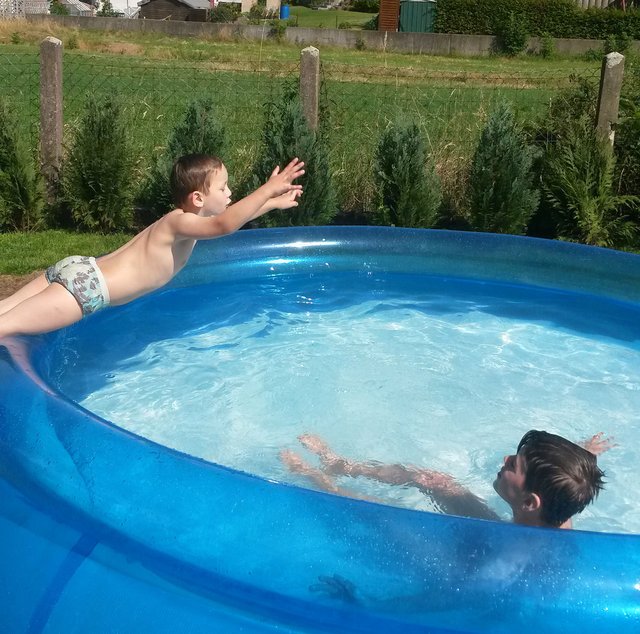 Bauchfletscher... flach-bäuchlings ins Wasser