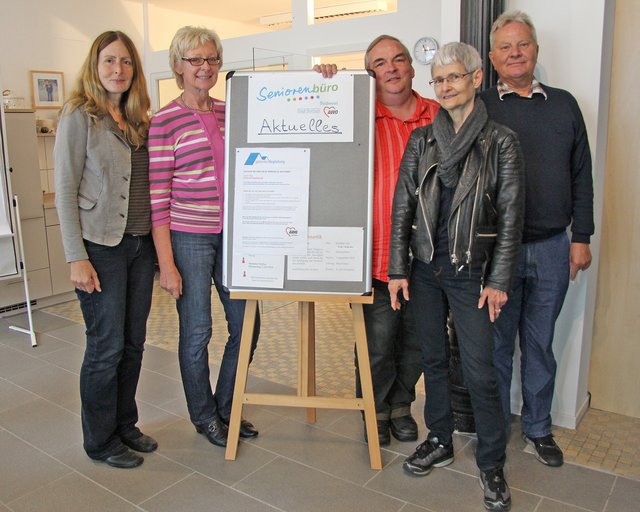 Sabine Grote, Annelie Rother, Guntram Kaiser, Gabriele Braumann und Günter Heinisch (v. l.) unterstützen Patienten im gesamten Bochumer Stadtgebiet.