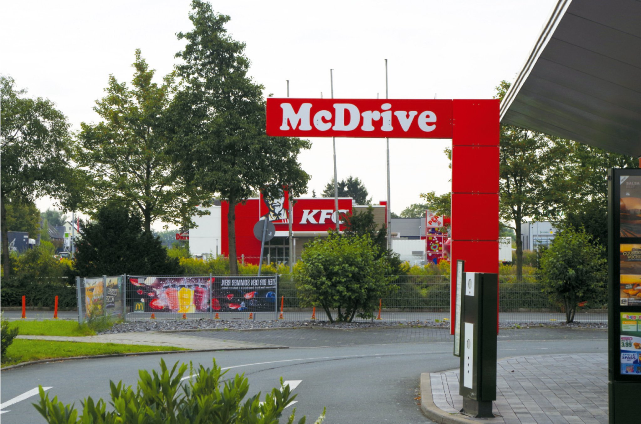 Kamen Karree Zu viele FastFoodLäden in der Nähe machen dick Kamen Kamen Karree Zu viele FastFoodLäden in der Nähe machen dick Kamen