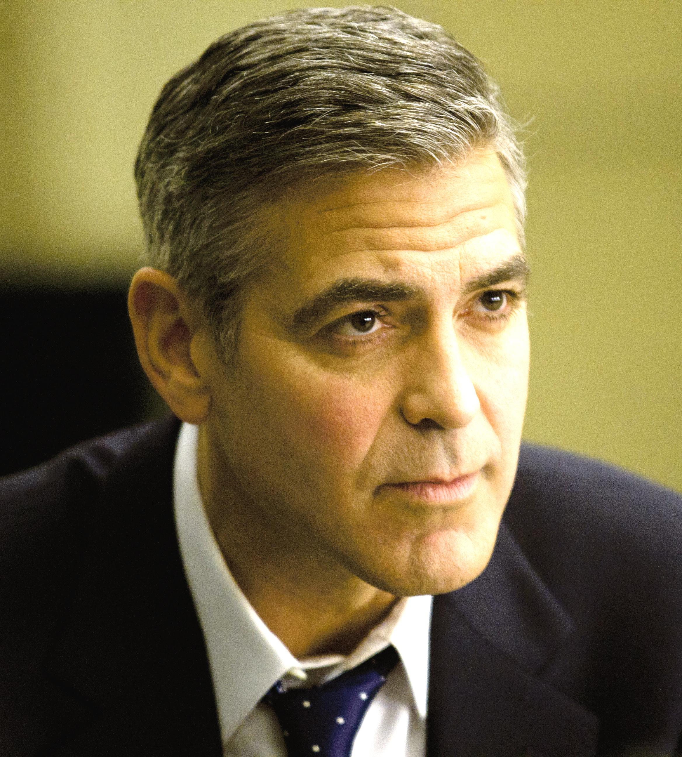 George Clooney ließ sich am Samstag in einer Klinik in NRW am Rücken behandeln.