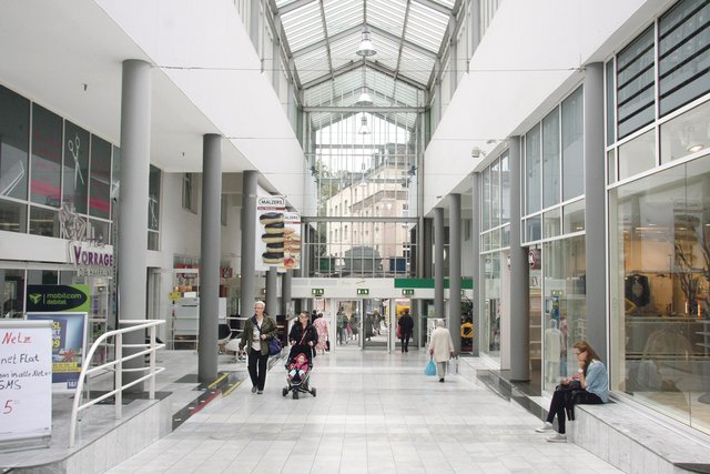 Mehr als drei Millionen Euro will der neue Besitzer in das Einkaufszentrum Widumer Platz investieren.