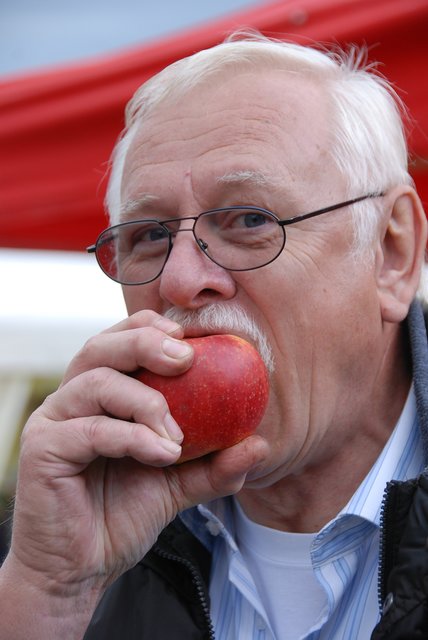 Für alle, die mal richtig zubeißen möchten: Äpfel gibt es beim Xantener Obstwiesenfest reichlich.