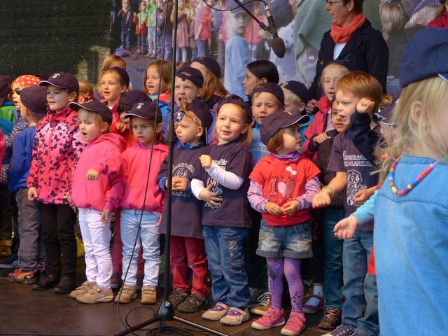 Die Kinder vom Kindergarten St. Markus in Bredeney am "Day of Song