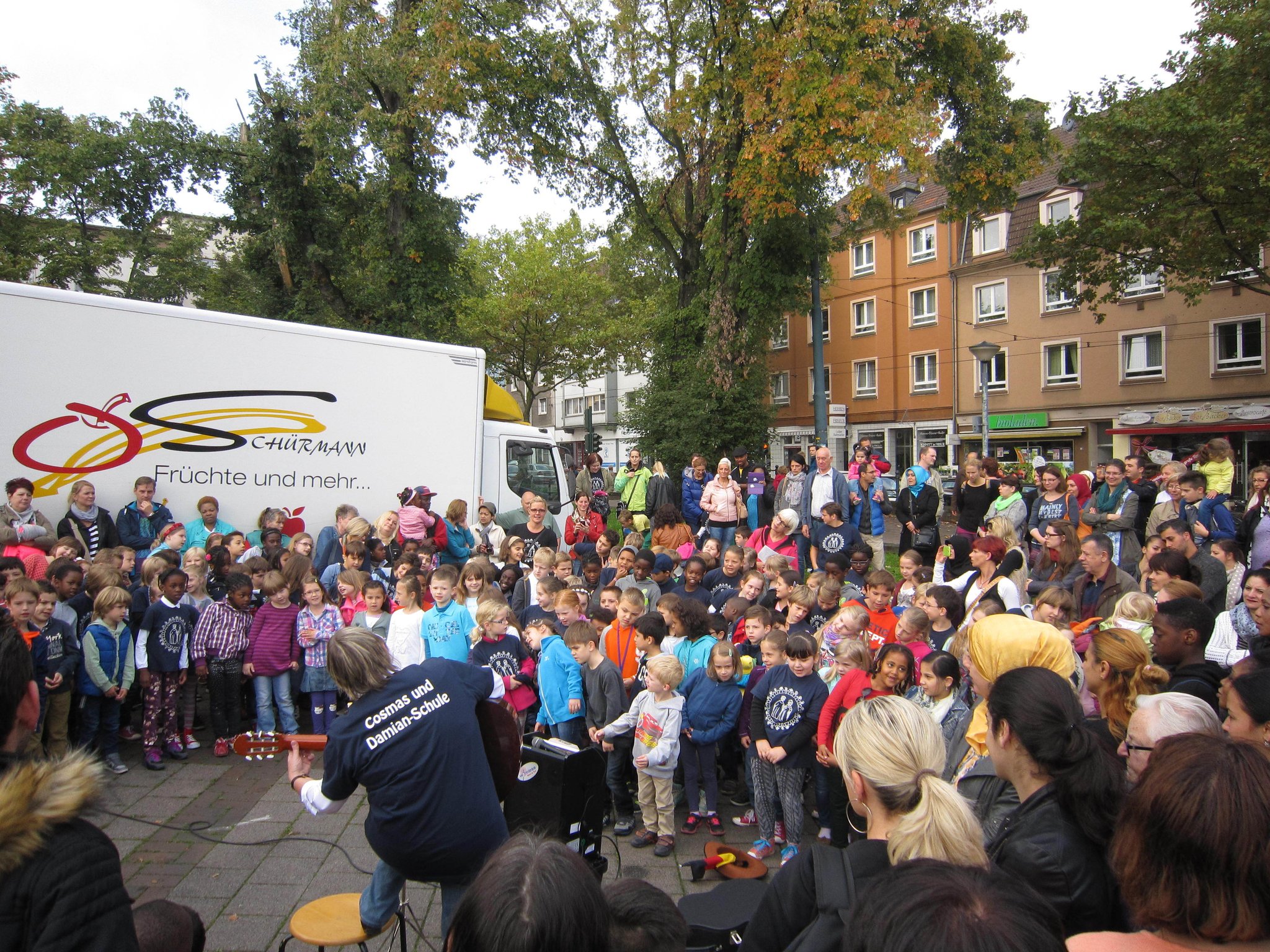 Day of Song: Frohnhauser Markt zog schmetternd Massen an - Essen-West