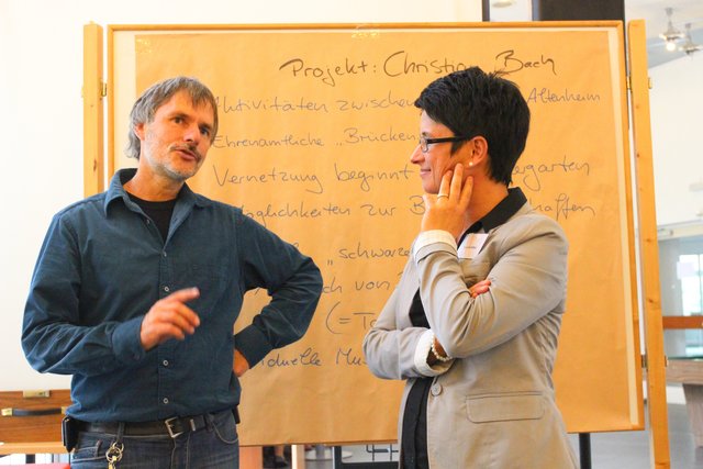 Manuela Völkel und Peter Radischewski diskutieren