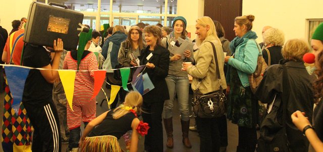 Alle sind "verwickelt und verstrickt" in die Tricks der Kinder